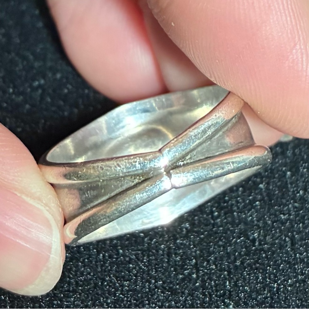 Vintage Navajo Sterling Silver Sleeping Beauty Shadow Box Three Stone Ring - Picture 5 of 8
